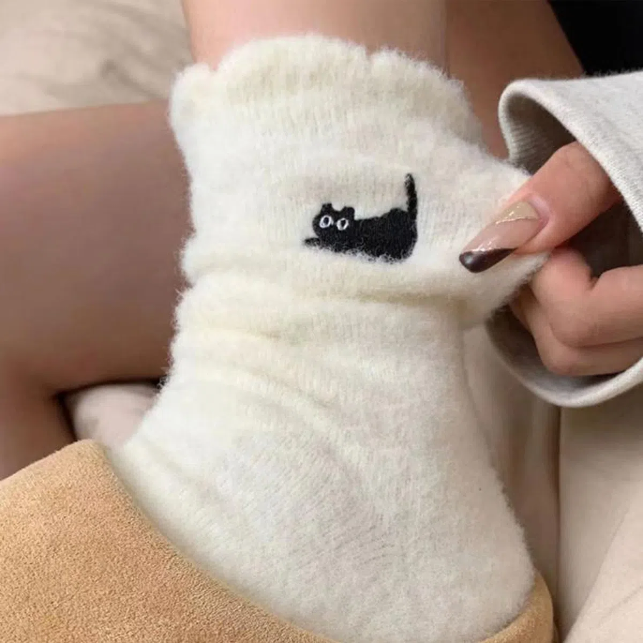 Набор из 3 пар ангоровых носков с котиками — мягкое тепло и милый стиль для зимы (черный, белый, розовый)