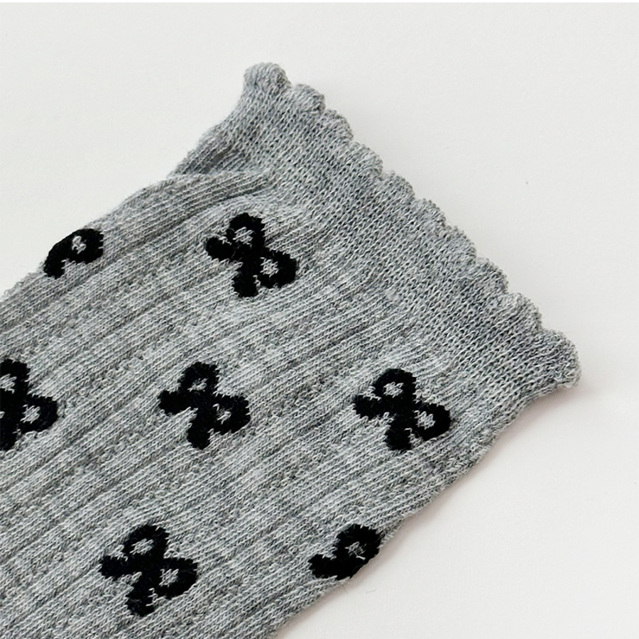 Полупрозрачные носки Hinako с горошком, рюшей и бантом — романтичный акцент на каждый день