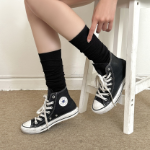 Длинные гольфы-вармеры в рубчик — стильный комфорт на весну и лето