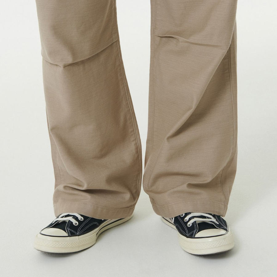 Back Satin Parachute Pants [Beige]