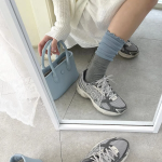 Frill Half-Half Knee Socks — стильные ни-саксы с контрастным дизайном и фестонами