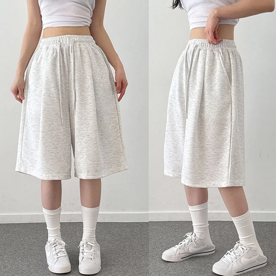 Бермуды с передними складками в спортивном стиле