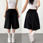 Бермуды с передними складками в спортивном стиле