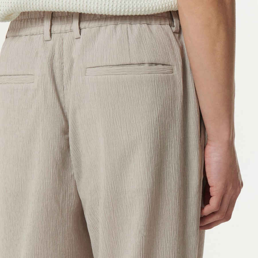 Crinkle One-Tuck Wide Banding Pants [Light Beige]