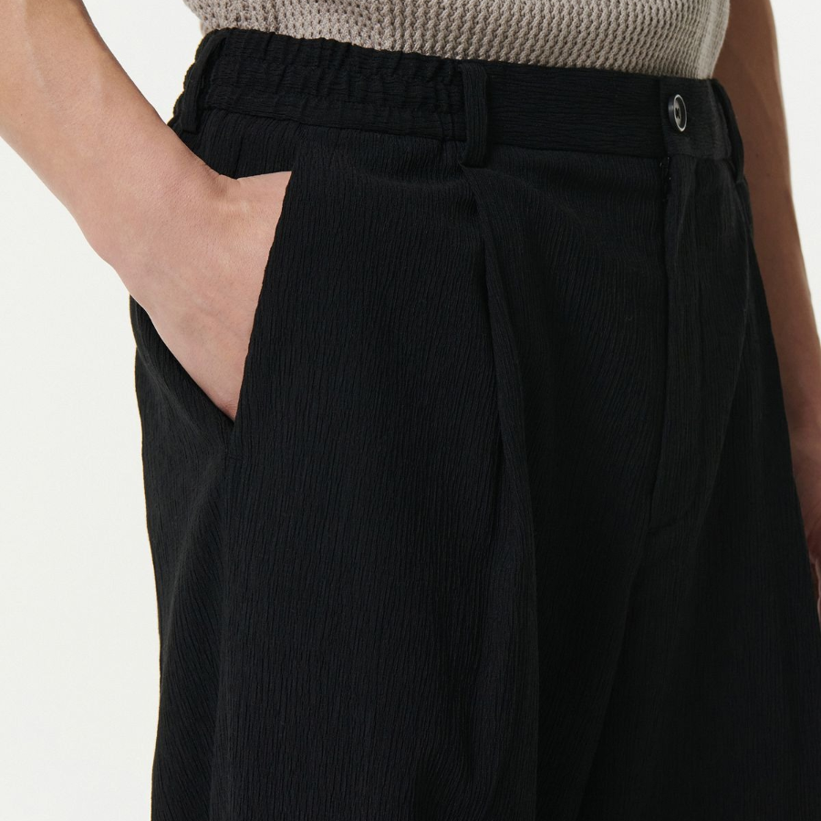 Crinkle One-Tuck Wide Banding Pants [Black]