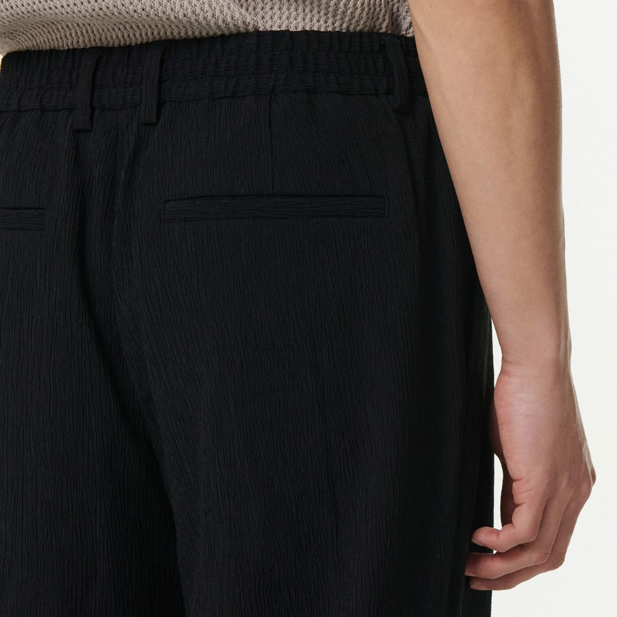 Crinkle One-Tuck Wide Banding Pants [Black]