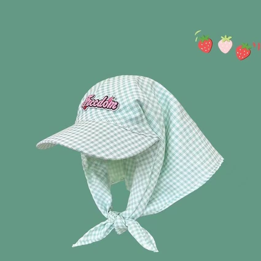 Simferopol Check — стильный головной убор с клетчатым узором и функцией защиты от солнца