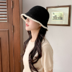 Nute Knit Raffia Bucket Hat — лёгкая вязаная шляпа в стиле натурального рафии