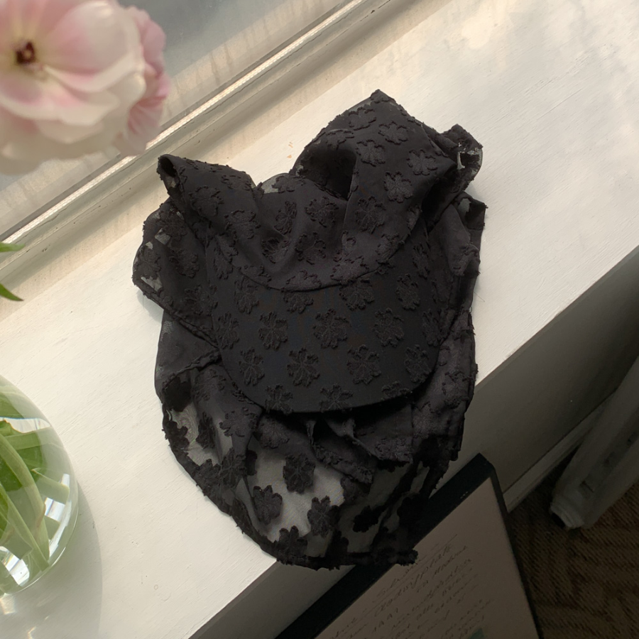 Flow Frill Scarf Cap — женственная бейсболка с фестончатым платком и лёгким силуэтом (2 вариант)