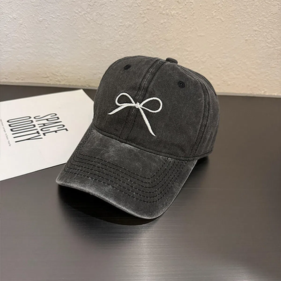 Riroha Cap — винтажная кепка с вышивкой банта в повседневном стиле