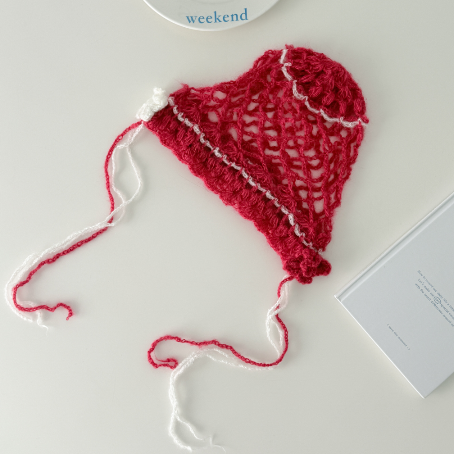 Holting Many Flower – вязаная сетчатая шапка-бини с цветами