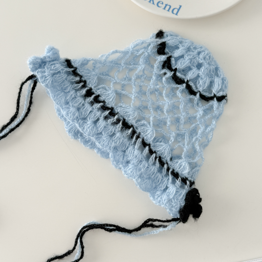 Holting Many Flower – вязаная сетчатая шапка-бини с цветами