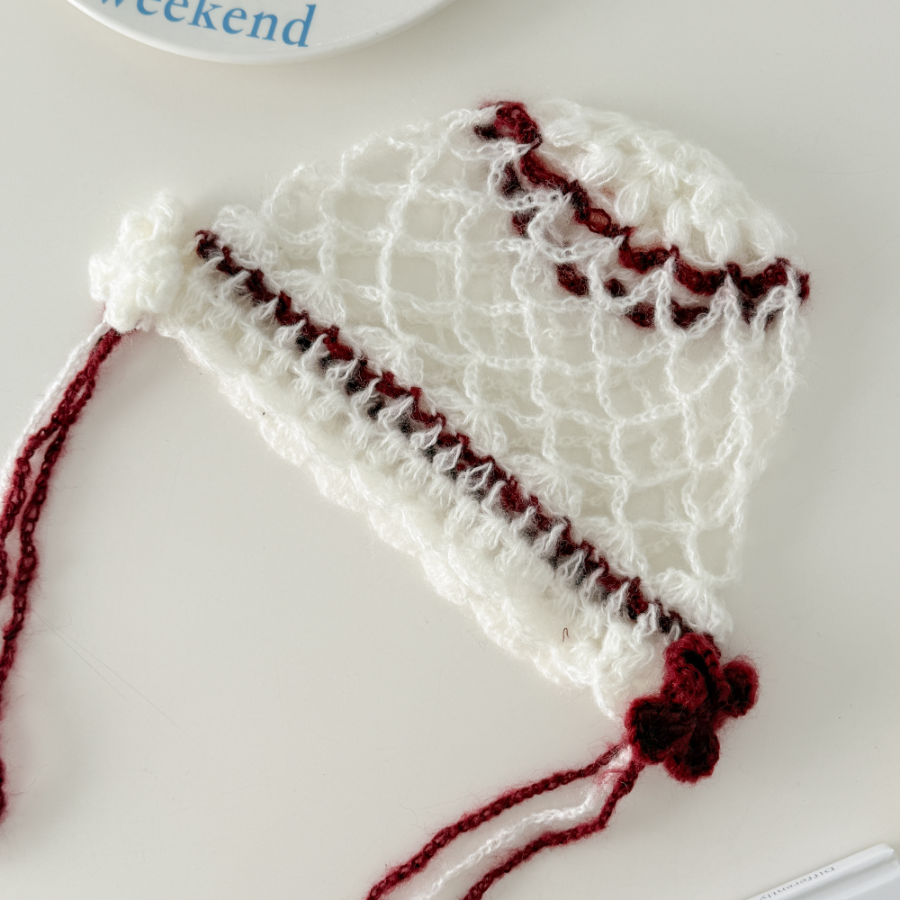 Holting Many Flower – вязаная сетчатая шапка-бини с цветами