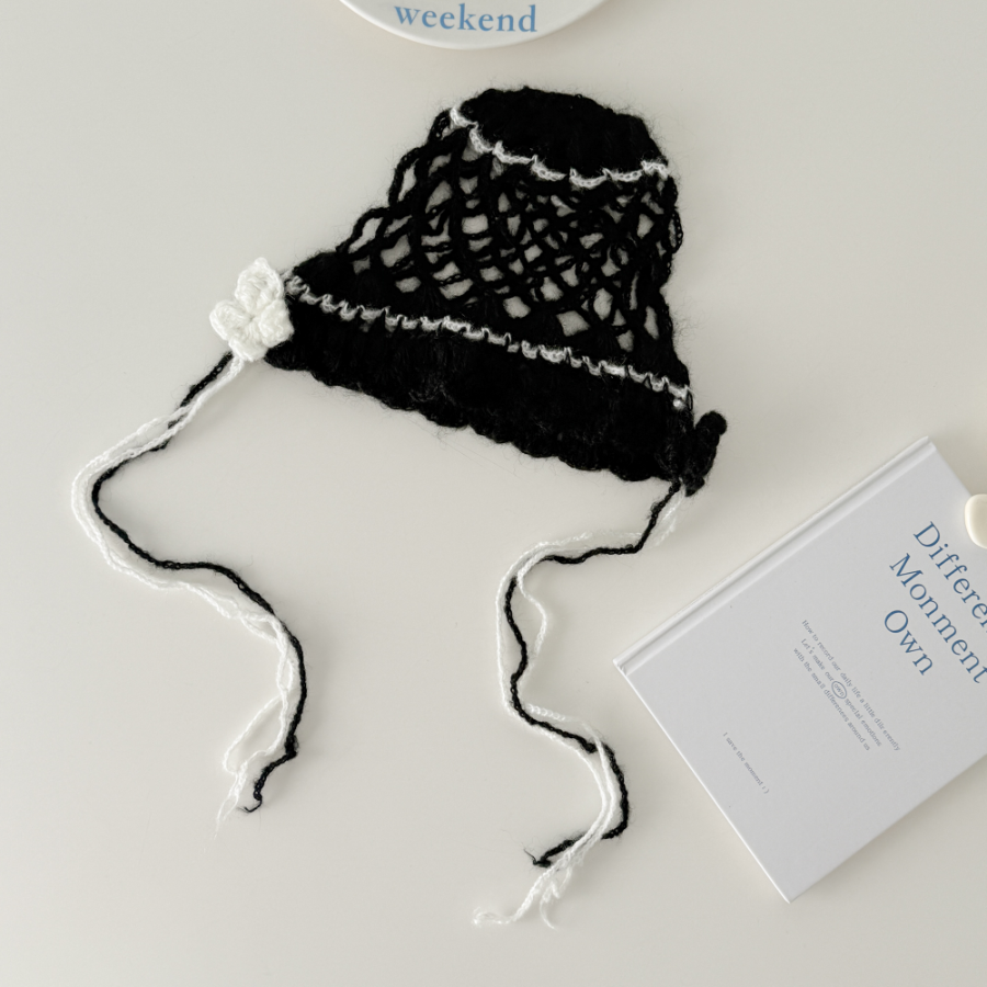 Holting Many Flower – вязаная сетчатая шапка-бини с цветами