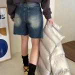 Бермуды из денима с эффектом cat brush, высокой посадкой и необработанным краем