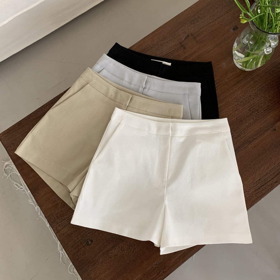 Modern Fit Basic High-Waist Shorts