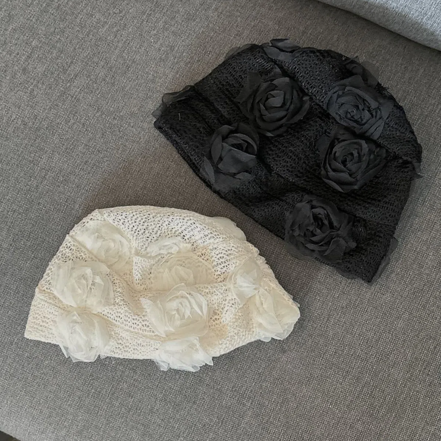 Летняя кружевная шапочка-бини с цветочным узором — нежный акцент в романтичном стиле