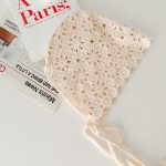 Вязаная шапочка-боннет с цветами и завязками — уютная интерпретация винтажного шарма