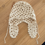 Летняя вязаная шапочка-сеточка с ростком — уникальный аксессуар с природным настроением