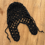 Летняя вязаная шапочка-сеточка с ростком — уникальный аксессуар с природным настроением