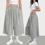 Унисекс бермуды 7/8 с защипами, широкий крой, спортивный стиль