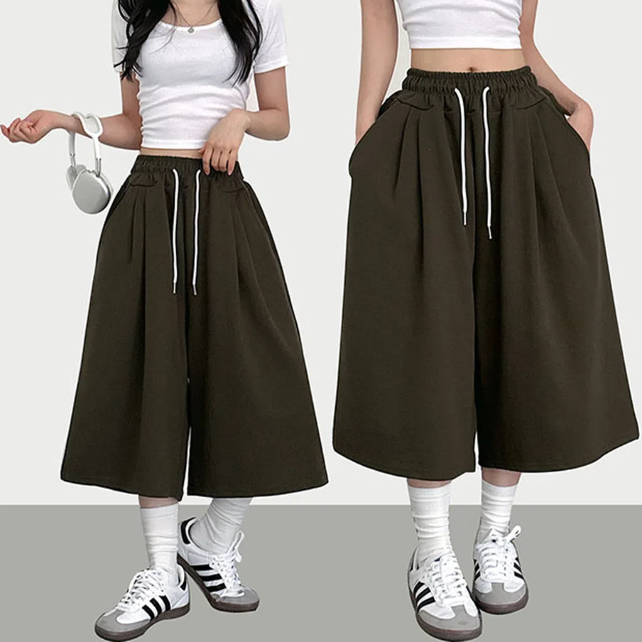 Унисекс бермуды 7/8 с защипами, широкий крой, спортивный стиль