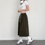 Унисекс бермуды 7/8 с защипами, широкий крой, спортивный стиль