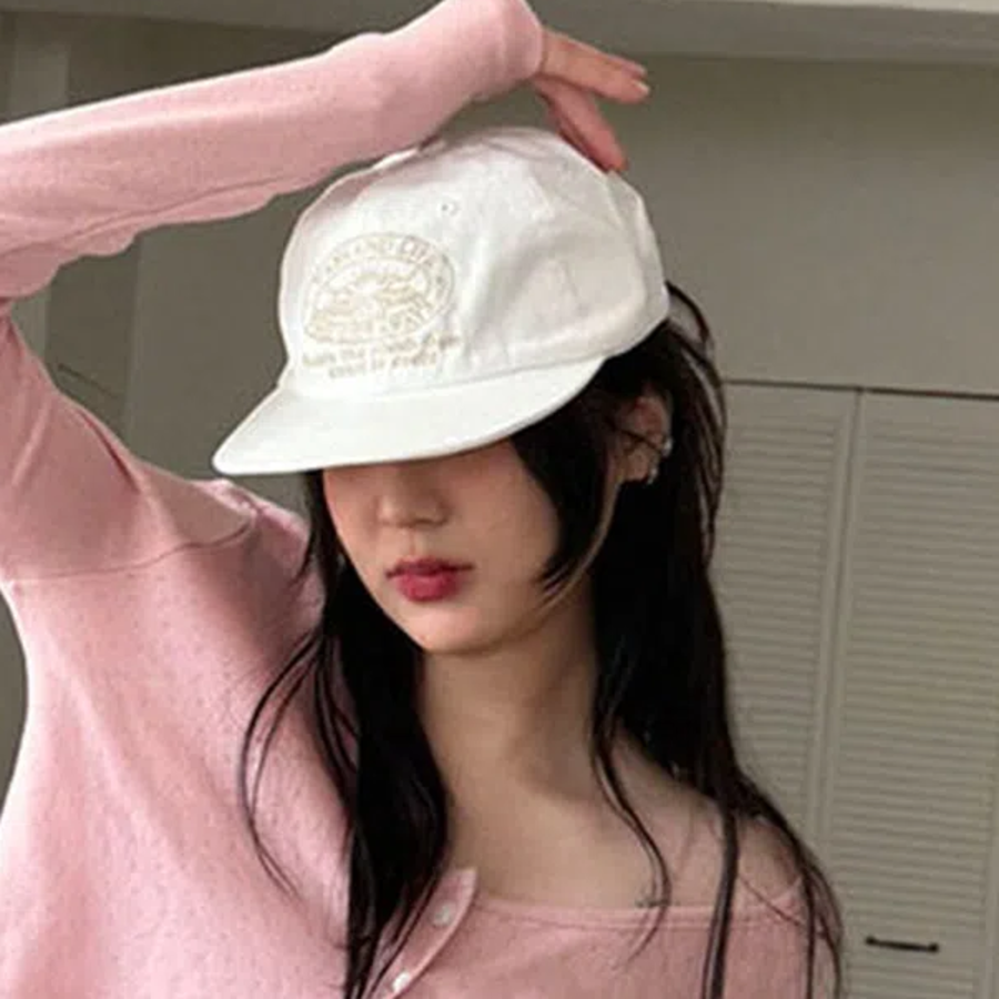 Кепка Life Embroidered Camp Cap — стильный и универсальный аксессуар для повседневного образа