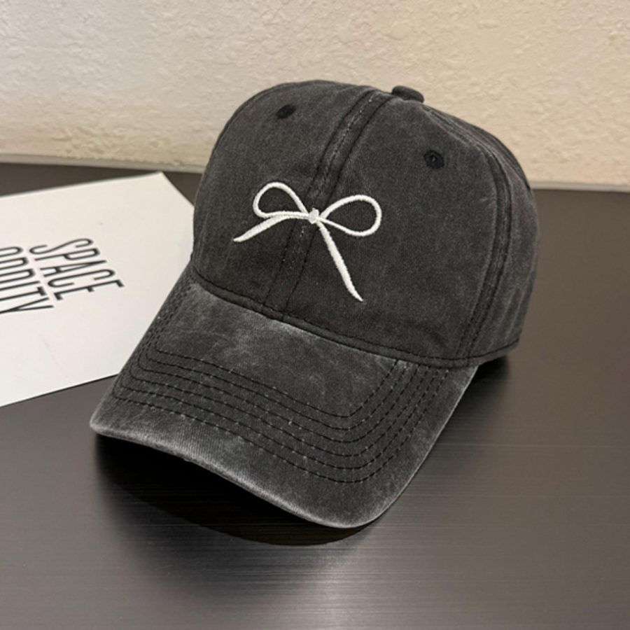 Кепка Vintage Ribbon Embroidered Plum Cap — стильный винтажный акцент с декоративной вышивкой