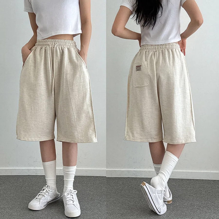 Бермуды с накладными карманами и защипами Point