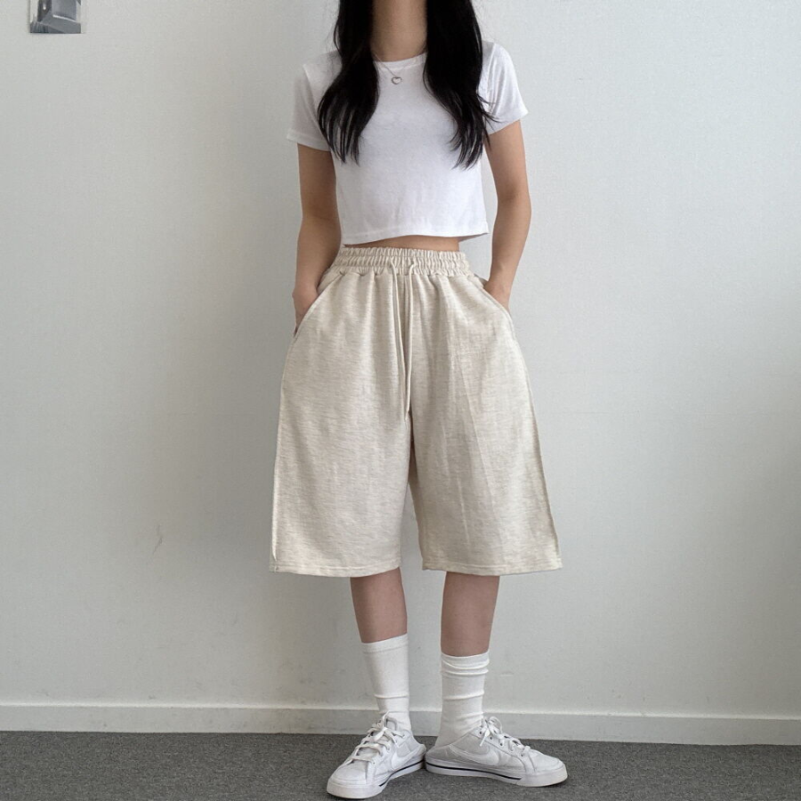 Бермуды с накладными карманами и защипами Point