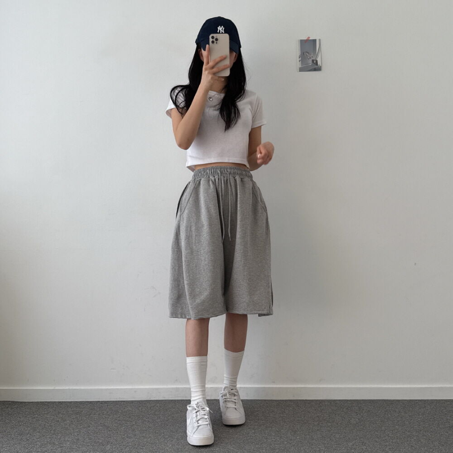 Бермуды с накладными карманами и защипами Point