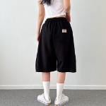 Бермуды с накладными карманами и защипами Point