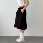 Бермуды с накладными карманами и защипами Point