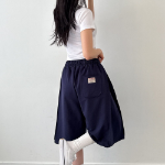 Бермуды с накладными карманами и защипами Point