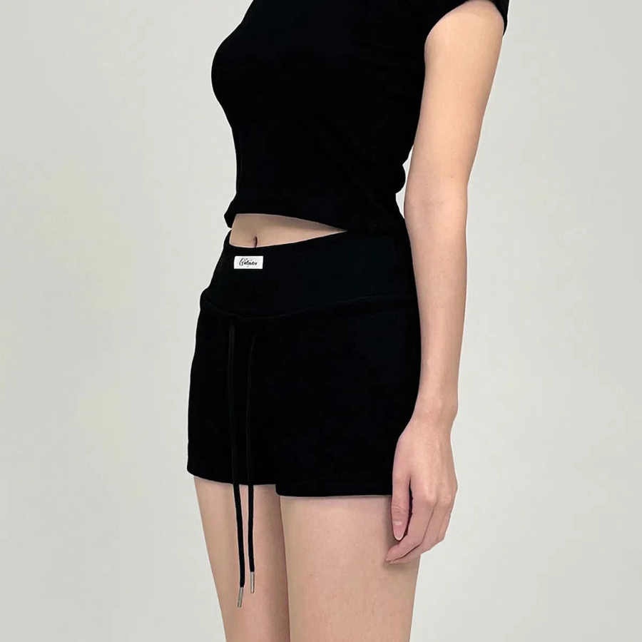 Шорты Hodie Parva с фирменным лейблом