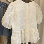 Sarangseureoun – блузка Puff Lace Blouse