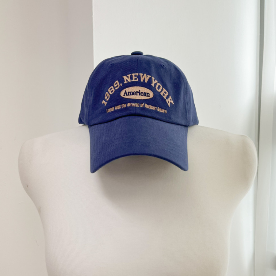 Бейсболка Vivid Alphabet Embroidered Cap — яркий акцент и эффект "маленького лица" в стиле корейских звёзд