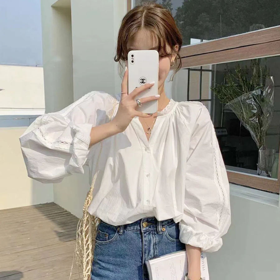 Lace Punching – блузка V-Neck Volume Blouse