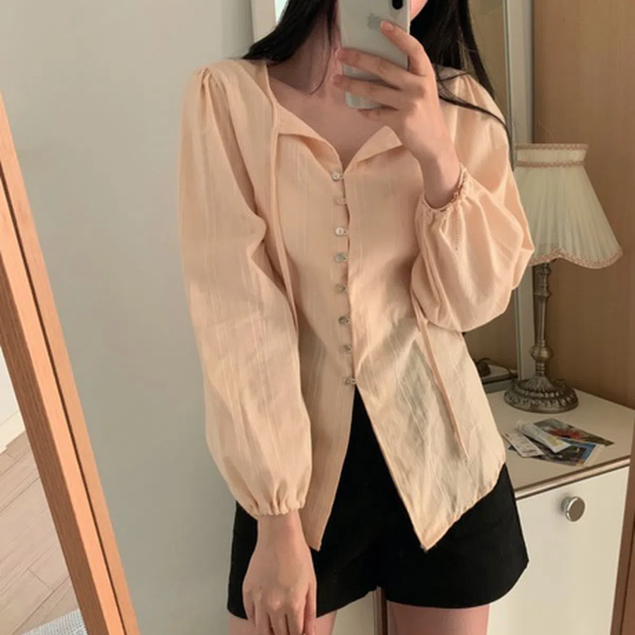 JENNIE – блузка Ribbon Tie Blouse