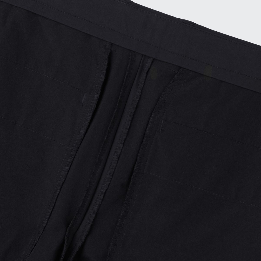 Sportive Straight Slacks [Black]