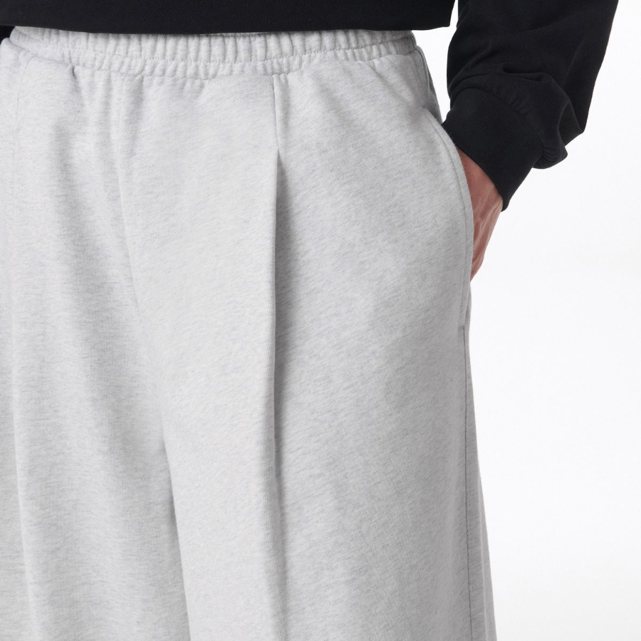 Musinsa Standard One-Tuck Long Bermuda Sweat Pants [Melange Light Gray]