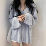 Babiane –  V-Neck Balloon Sleeve Knit Tee