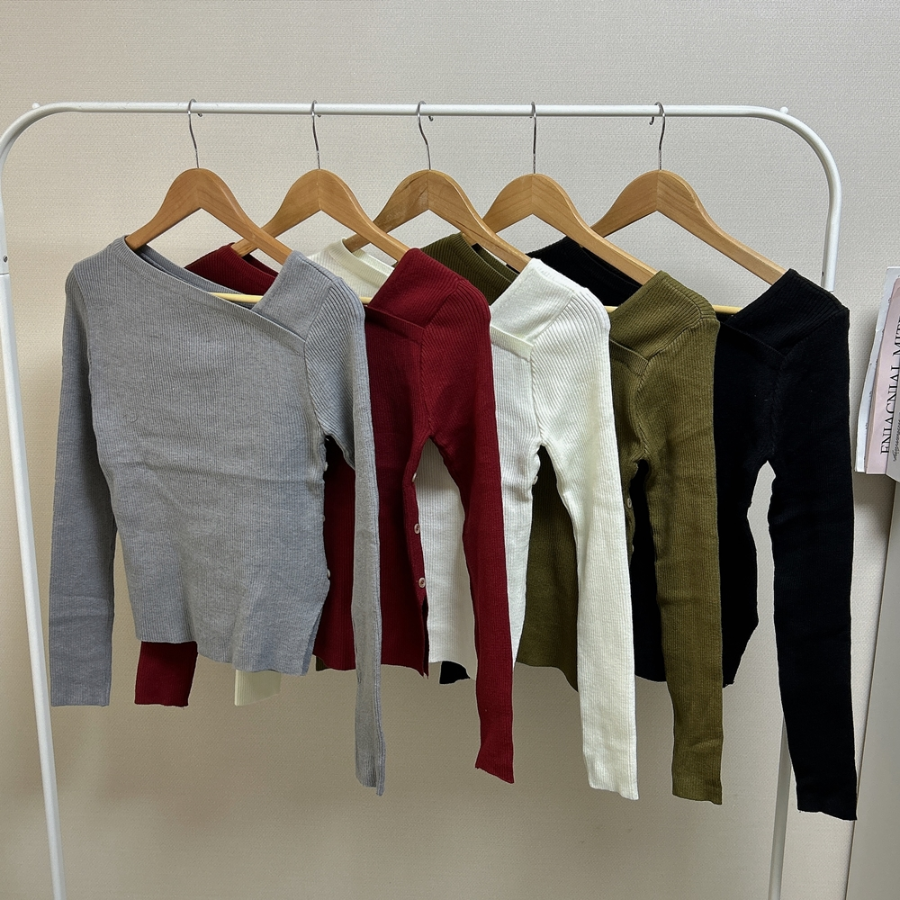 Mongeurami – свитер Side-Slit Button Slim Knit Sweater