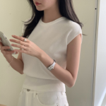 DAZZLE – Round-Neck Cap-Sleeve Knit