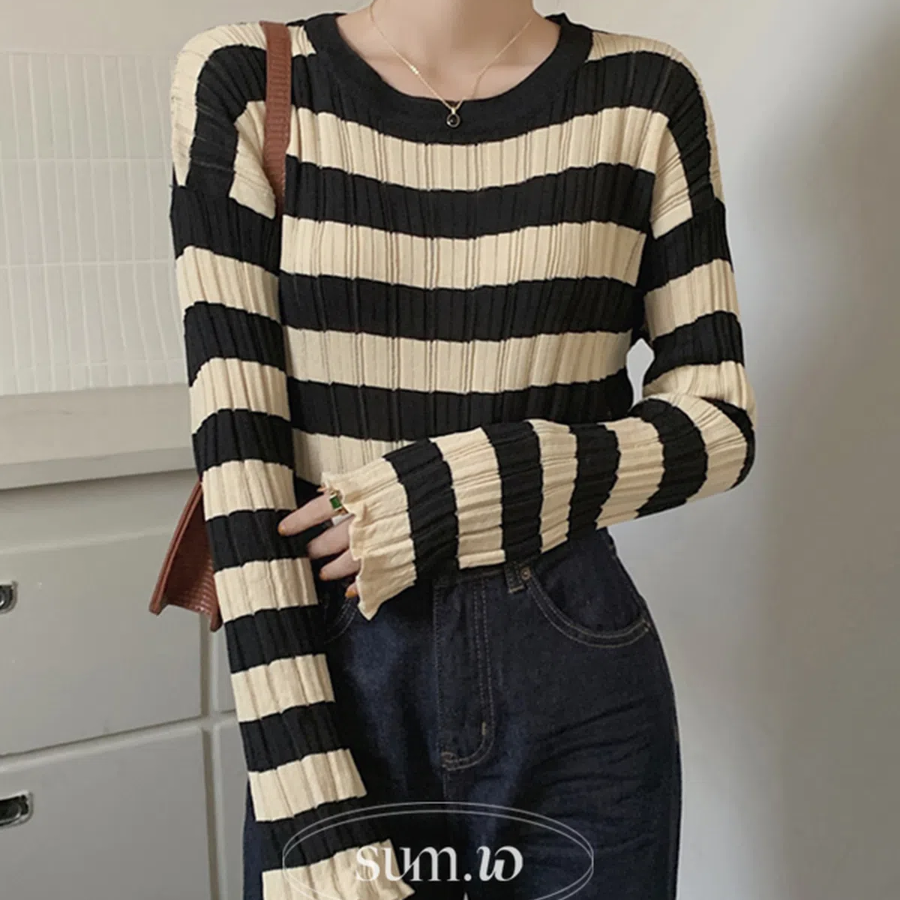 VERTICAL STRIPE – Long Sleeve Ribbed Knit Top