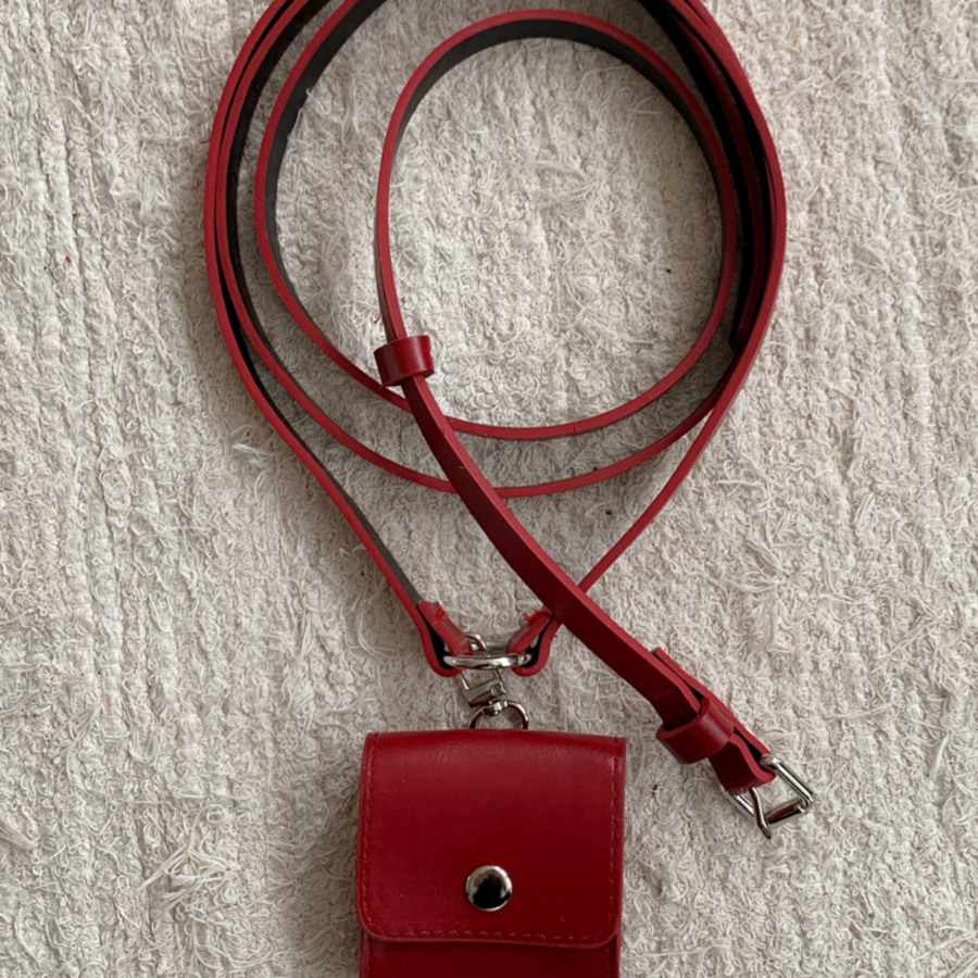 Многофункциональный ремень с мини-сумками и карабином — стиль и практичность в одном аксессуаре