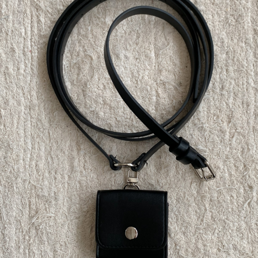 Многофункциональный ремень с мини-сумками и карабином — стиль и практичность в одном аксессуаре