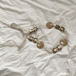 Пояс-верёвка с деревянными цветами — этнический акцент в бохо-стиле