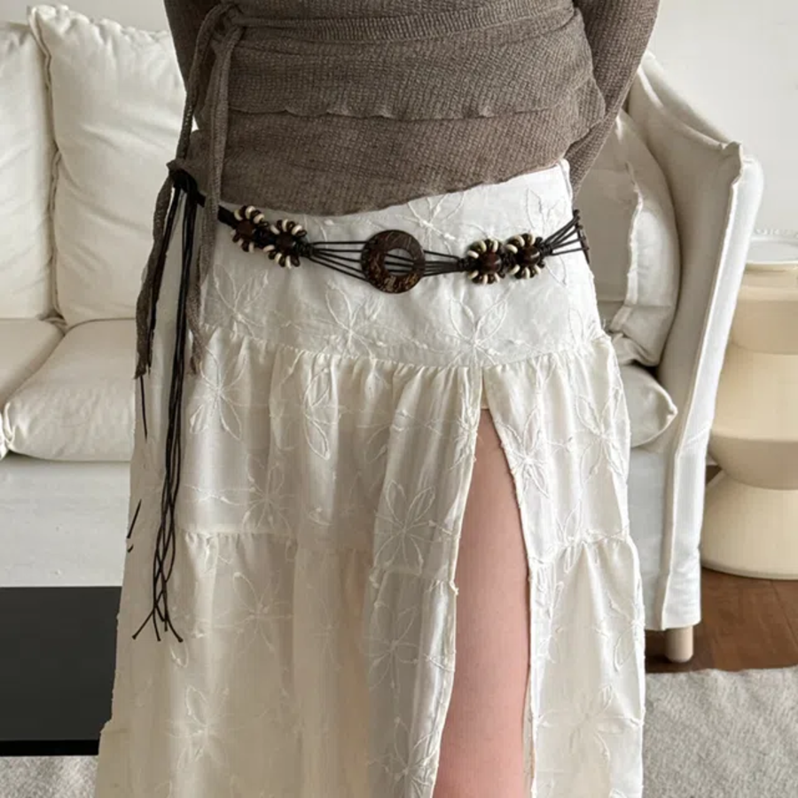 Пояс-верёвка с деревянными цветами — этнический акцент в бохо-стиле